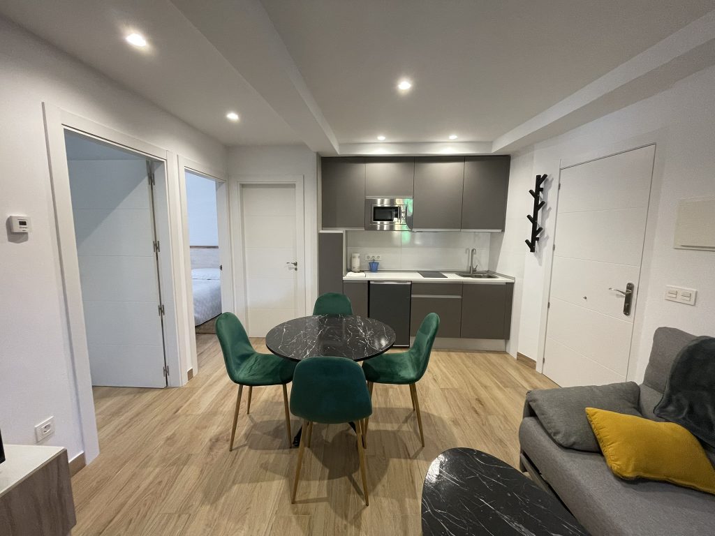 salón cocina de apartamentos turísticos descubre Ávila